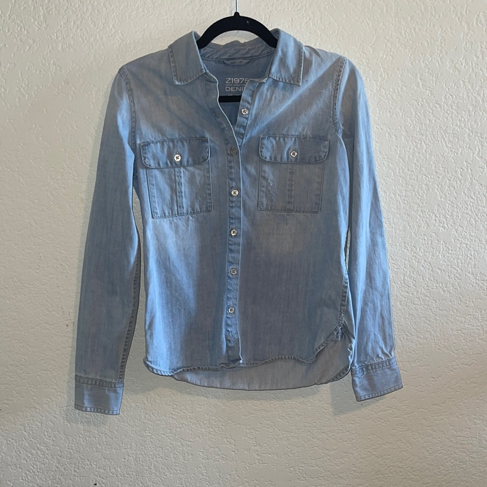 Women’s Denim Button-down Shirt
